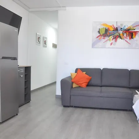 Beautiful 1115 Area Apartment